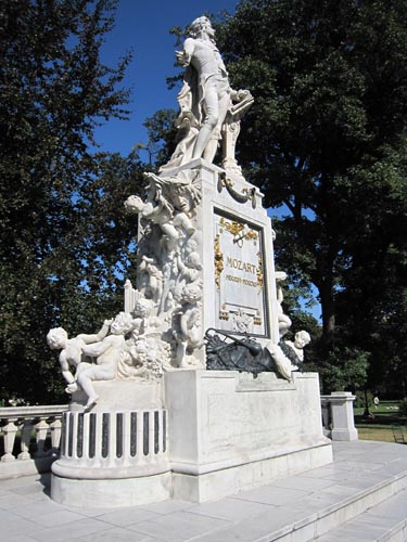 Wolfgang Amadeus Mozart - Denkmal im Burggarten